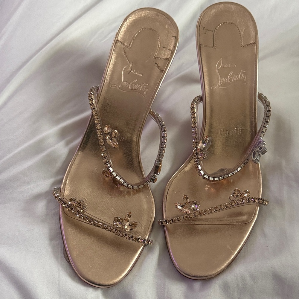 Christian Louboutin Elegant Gold Women's Sandals - Picture 5 of 7